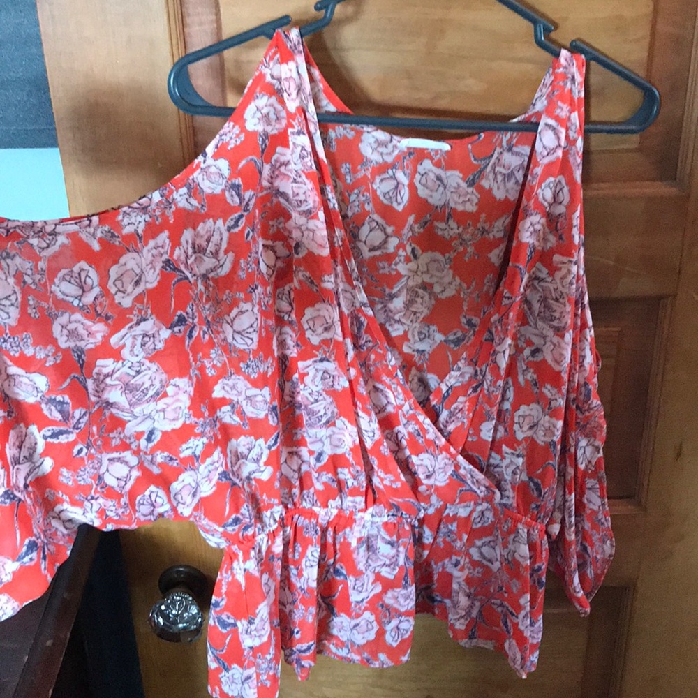 Open shoulder peplum top